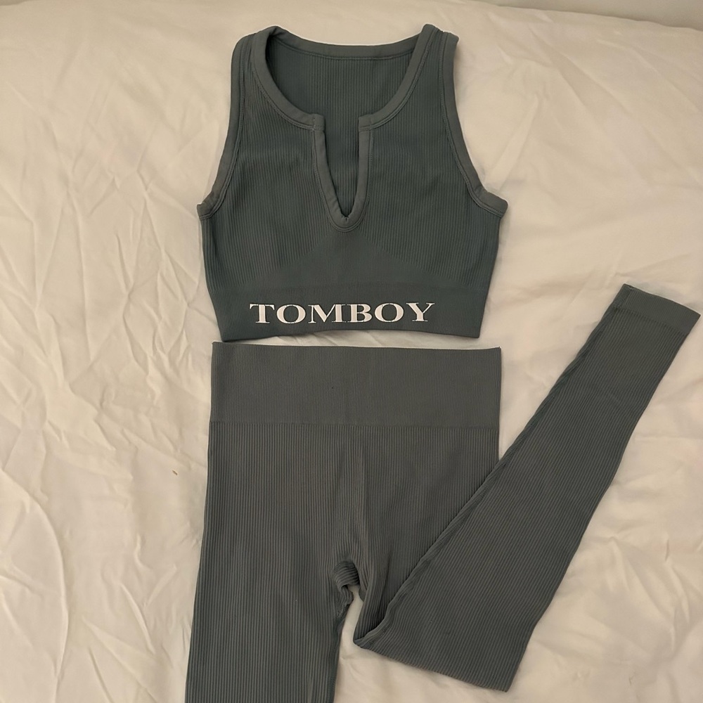 TOMBOY Blue/green workout set